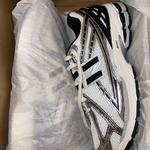 New Balance 1906R Classic Sneakers - Grey and Black